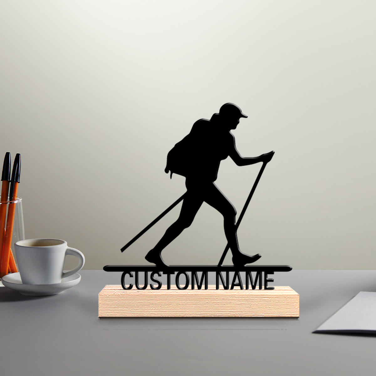 Outdoor Adventure Day - Statuetta in Metallo Personalizzata per Viaggiatori,